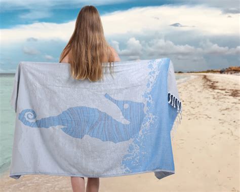 The Benefits of Using a Magic Beach Towel: A Comprehensive Guide